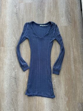 Urban Outfitters V-Neck Long Sleeve Sweater Dress - Kimchi Blue - Women’s M